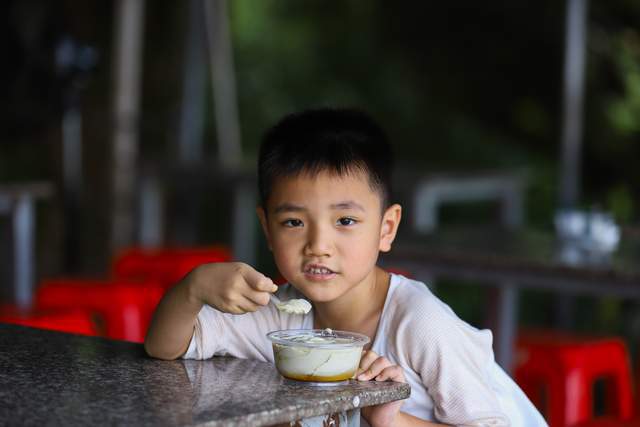 中国落差最大的瀑布，负离子含量极高，位列广东景区天然氧吧之首