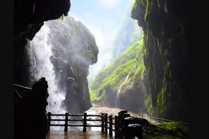 通灵大峡谷风景区在哪里