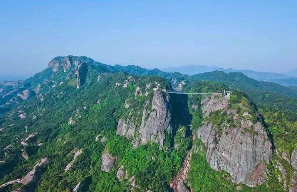 湖南岳阳玻璃桥景区石牛寨