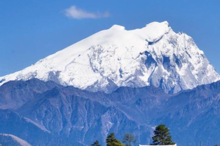 哈巴雪山