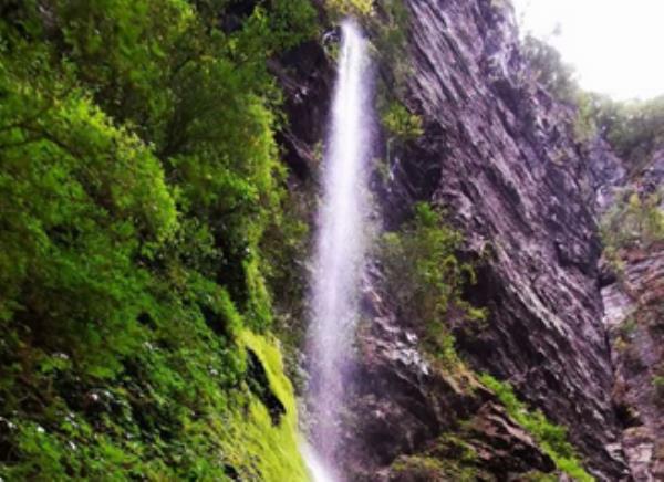 鹤峰屏山峡谷