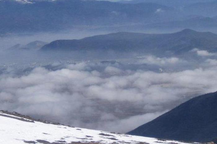 石卡雪山风景区